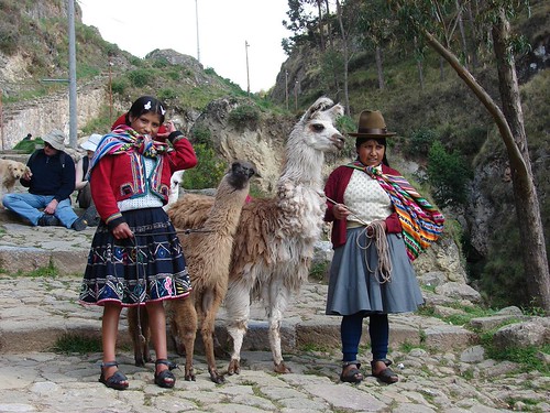 03_Llama Girls