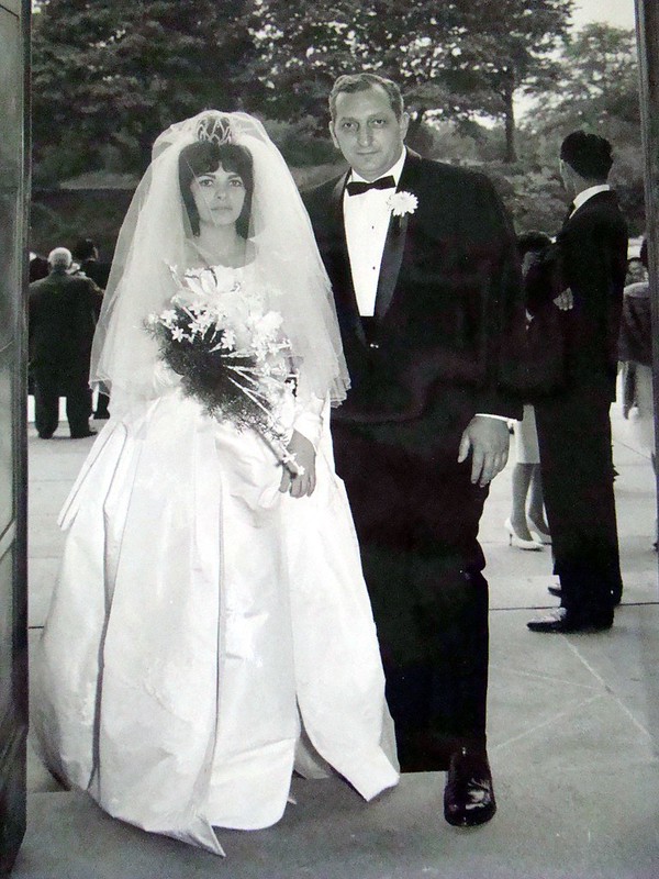Our wedding 9/21/1963<br/>© <a href="https://flickr.com/people/19722285@N05" target="_blank" rel="nofollow">19722285@N05</a> (<a href="https://flickr.com/photo.gne?id=2155818280" target="_blank" rel="nofollow">Flickr</a>)