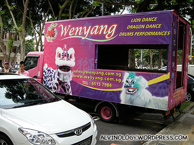 Wenyang: The lion dance troupe with the pink lions