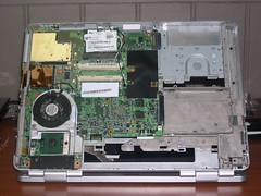 Bottom of the Compaq Presario v4000 with the case removed