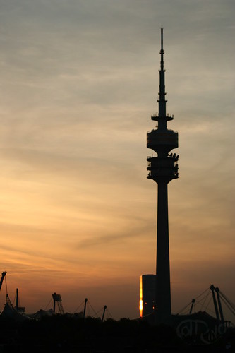 München - Uptownturm tras la Olympiaturm