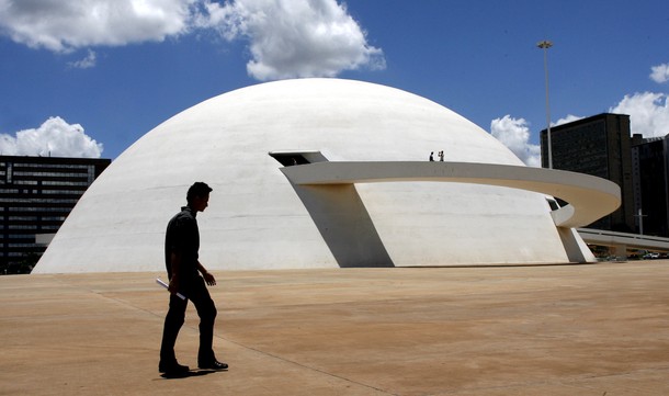 BRAZIL-NIEMEYER/BUILDING