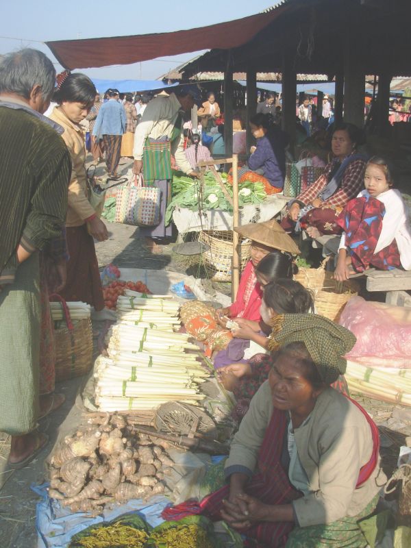 1Marché T-Inle (4)