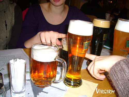 Cervezas en la pivoteca por virgirm, en Flickr