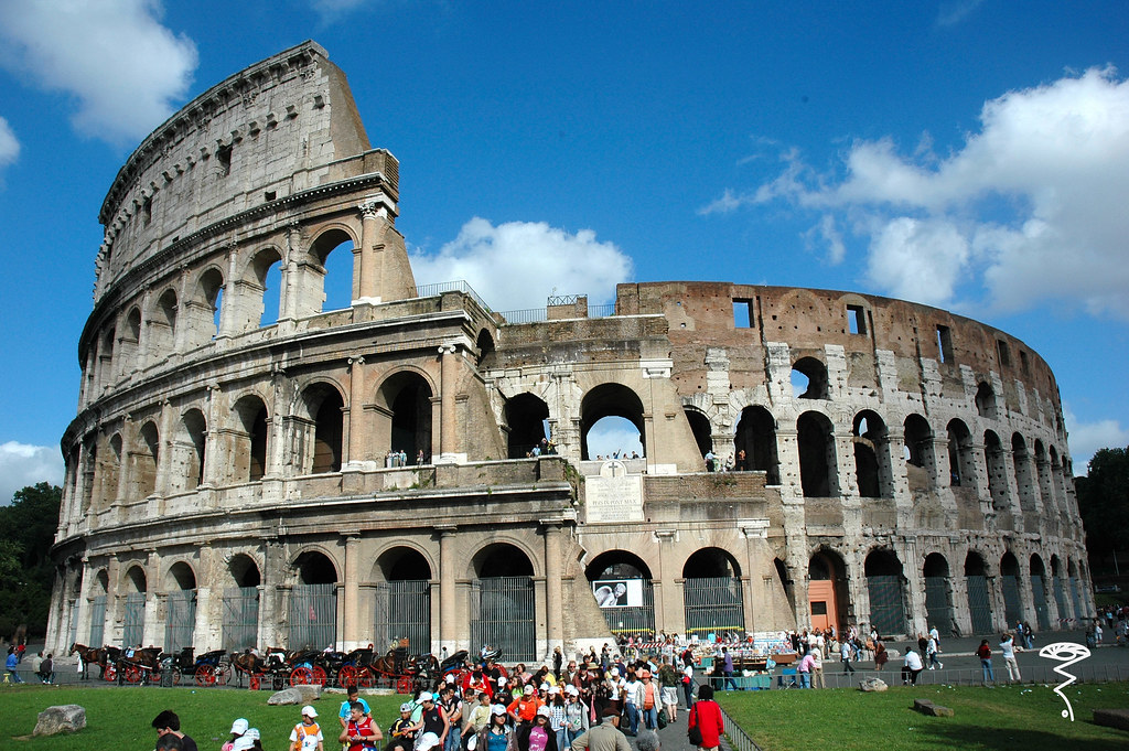 Колизей самая самая. Колизей в Турции. Самый большой амфитеатр Рима. Сицилия амфитеатр.
