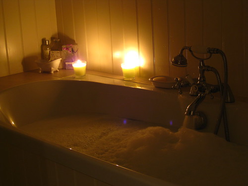 كيفية تحضير حمام رومانسى-بالصور تعلمى تحضير حمام رومانسى لليلة دافئة