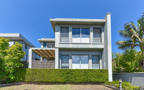 1/11 Moore Street, West Gosford NSW
