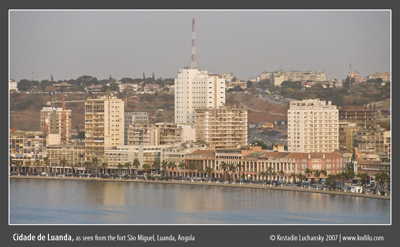 Luanda<br/>© <a href="https://flickr.com/people/79393434@N00" target="_blank" rel="nofollow">79393434@N00</a> (<a href="https://flickr.com/photo.gne?id=1894053889" target="_blank" rel="nofollow">Flickr</a>)