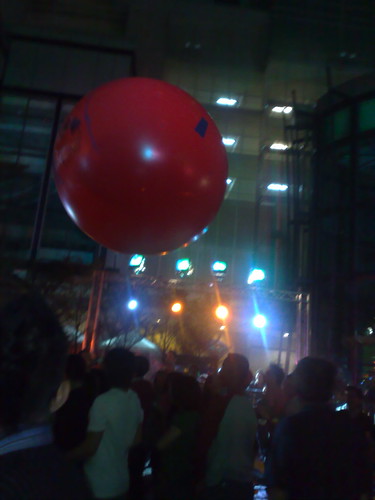 MidZone Countdown 2008 gigantic balls.