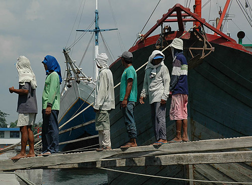 Workers queing at Sunda Kelapa