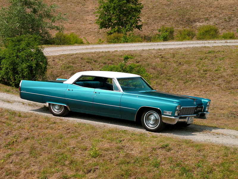 1968 Cadillac Hardtop Sedan de Ville<br/>© <a href="https://flickr.com/people/28428365@N02" target="_blank" rel="nofollow">28428365@N02</a> (<a href="https://flickr.com/photo.gne?id=5742891275" target="_blank" rel="nofollow">Flickr</a>)
