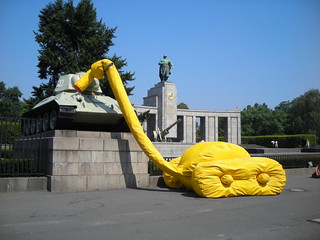 Stupid Elephant Tank / Berlin07