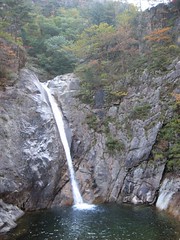 Piryong Falls