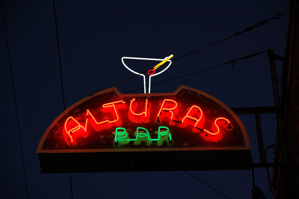 20090927 Alturas Bar & Nightclub | Large. 1044 E. 4th St. Re… | Flickr