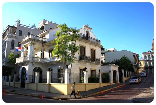 Casco Viejo building & street