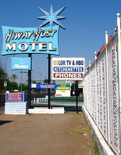 Hiway Host Motel