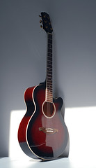 Anglų lietuvių žodynas. Žodis guitars reiškia gitaros lietuviškai.