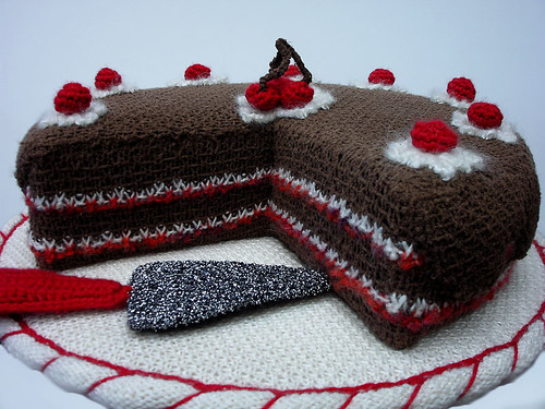 knitted cake