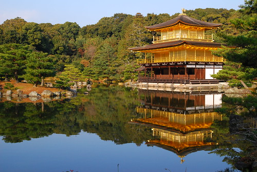 Flickr: Japanese house on a lake