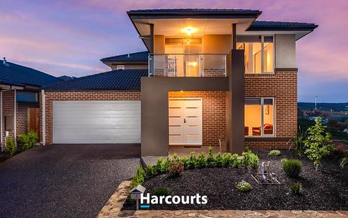 8 Graziers Crescent, Clyde North VIC