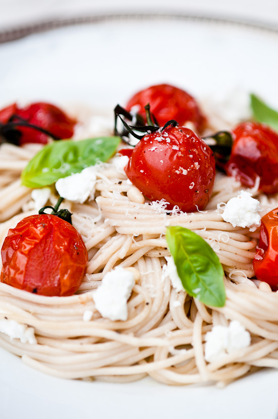 Cook Your Dream: Roasted Cherry Tomatoes and Goat Cheese Spaghetti
