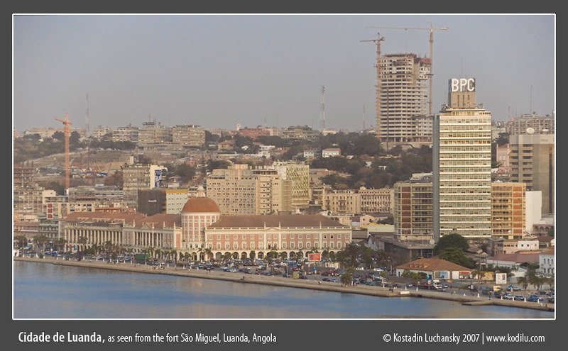 Luanda<br/>© <a href="https://flickr.com/people/79393434@N00" target="_blank" rel="nofollow">79393434@N00</a> (<a href="https://flickr.com/photo.gne?id=1894050487" target="_blank" rel="nofollow">Flickr</a>)