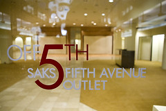 Saks 5th Avenue Outlet