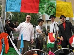 The Muddy Basin Ramblers on a parade float, photo by Thumper