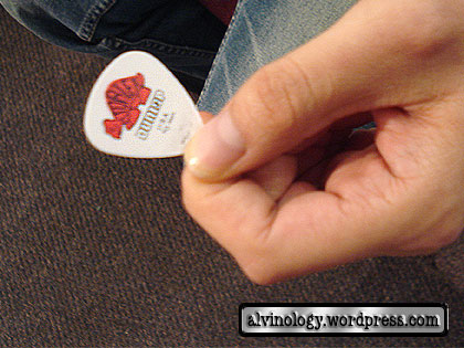 A Yue's guitar puck