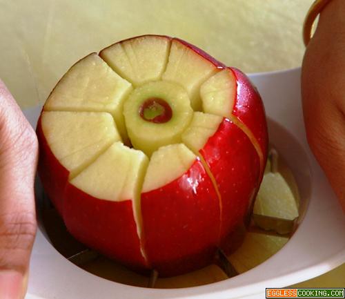 Slice the apple all the way
