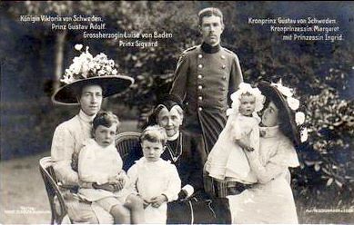 Familienfoto schwedisches Königshaus / Family photo of 3 Generation