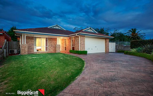 18 Constance Cl, Lysterfield VIC 3156