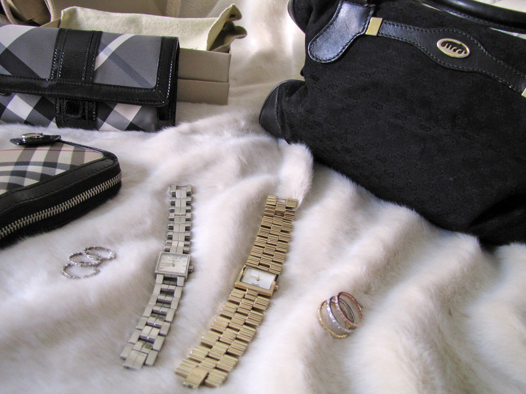 accessories-gucci-burberry-tom-ford-dolce-vintage-2