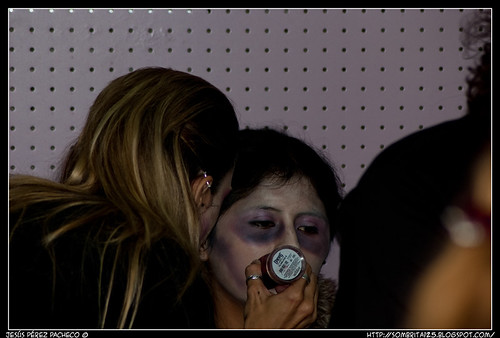 Festival friki de zombis homenajeando el Thriller de Michael Jackson en Lavapiés