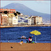 Napoli, ombrellone a via Caracciolo