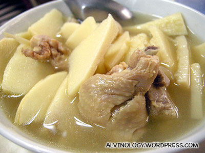 Bamboo shoots with chicken soup