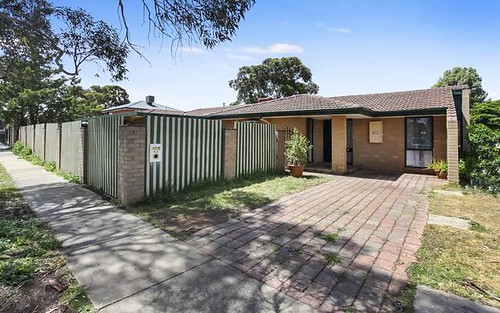 43 Chelmsford Wy, Melton West VIC 3337