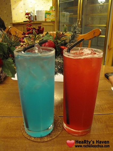 drinks mom and tina