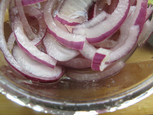 Sliced onions in Lime juice