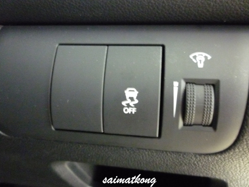 Traction control / light button