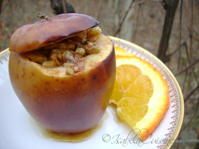 Baked apple, with walnuts and honey