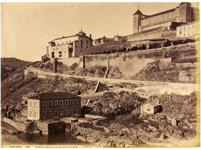 Turbinas de Vargas, Hospital de Santiago y Alcázar de Toledo hacia 1884. Fotografía de Jean Laurent
