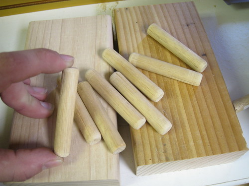 cut and rounded pegs