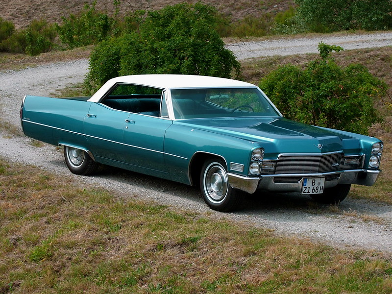 1968 Cadillac Hardtop Sedan de Ville<br/>© <a href="https://flickr.com/people/28428365@N02" target="_blank" rel="nofollow">28428365@N02</a> (<a href="https://flickr.com/photo.gne?id=5743423988" target="_blank" rel="nofollow">Flickr</a>)