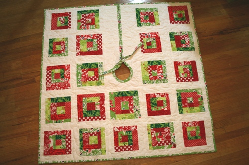 quilted tree skirt front