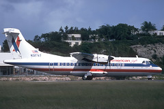 American Eagle ATR-42-300 N327AT SXM 06/01/2004