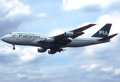 PIA Pakistan B747-367 AP-BFX LHR 29/06/2002