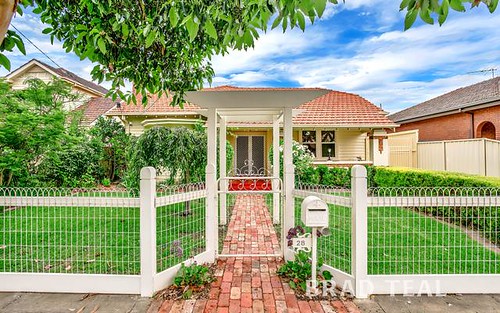 28 Wallace Cr, Strathmore VIC 3041