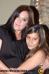 7848 Natalia, con Claudia Barrera, su mamá.