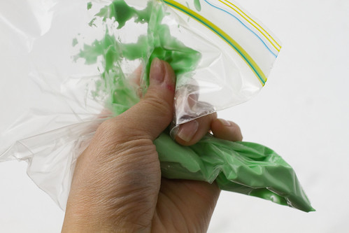 royal icing in sandwich bag
